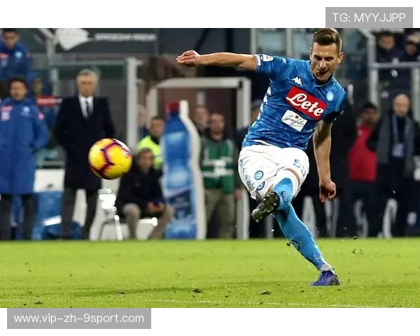 乌迪内斯边路传中频繁撕开防线